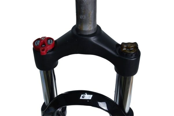 Вилка GRINZ ES 443 MLO 26"*1.1\8"ход 100мм,локаут механический, предварительное сжатие, алюминиевая, черная\белая, 2,5 кг